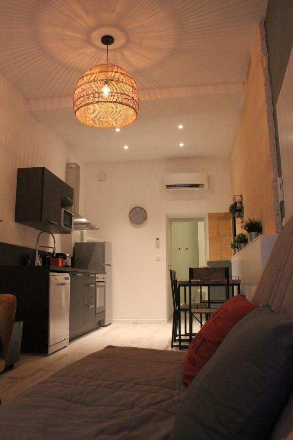 La Vitrine Des Arenes Apartment *