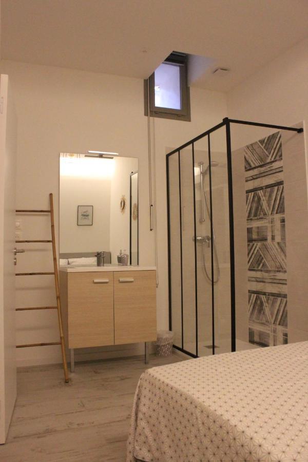 La Vitrine Des Arenes Apartment *