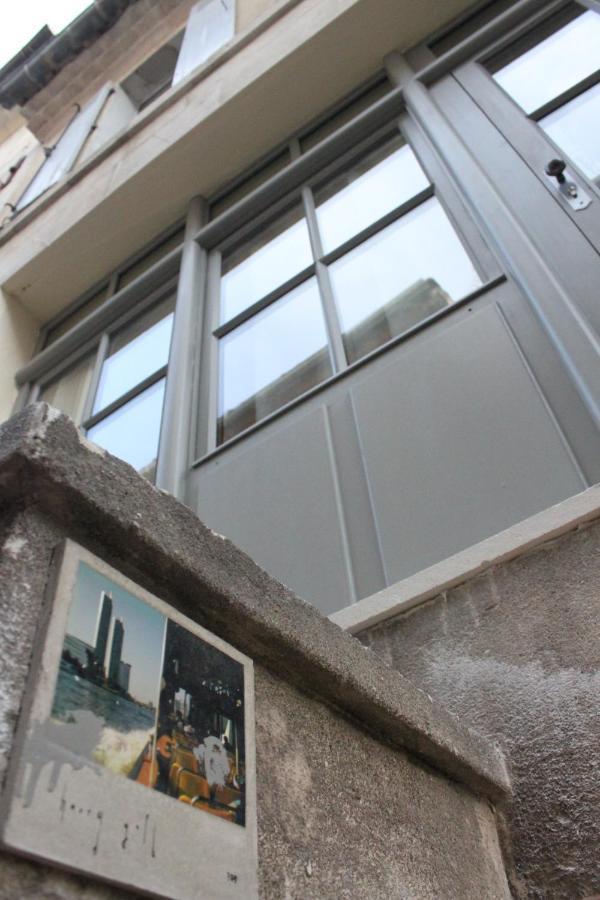 La Vitrine Des Arenes * Arles